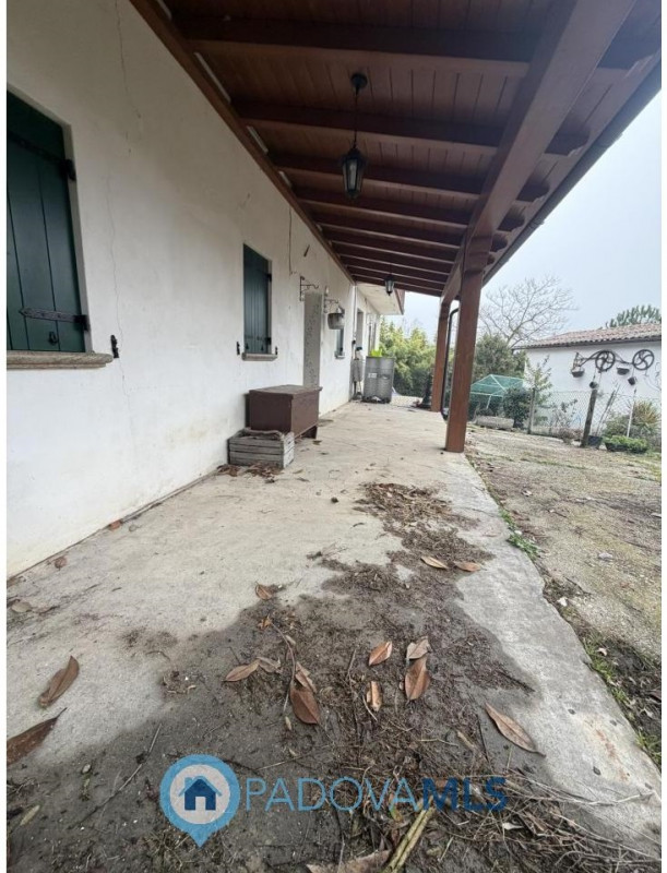 Immobile in esclusiva al Gruppo Padova MLS
Scopri questa porzione di bifamiliare, da ristrutturar...