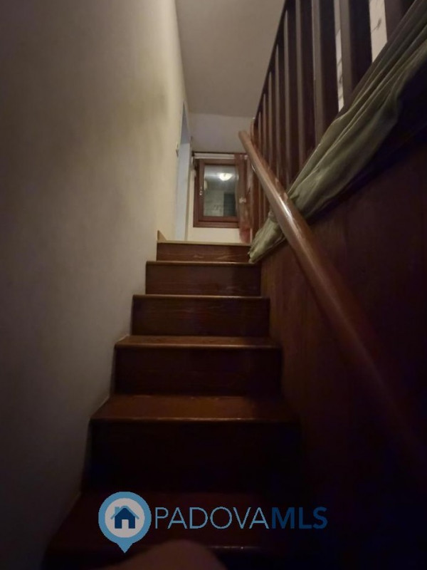 Immobile in esclusiva al Gruppo Padova MLS
Scopri questa porzione di bifamiliare, da ristrutturar...