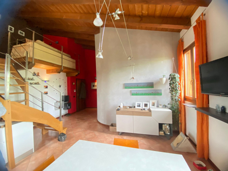 Duplex di Design:  in Residence Esclusivo
Proponiamo un midi appartamento su due livelli situato ...