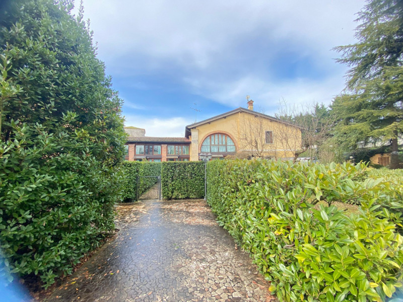 Duplex di Design:  in Residence Esclusivo
Proponiamo un midi appartamento su due livelli situato ...