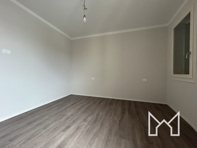 BASSANO- Situato nel pieno centro storico, in una delle vie principali, proponiamo bicamere al se...