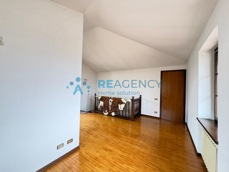 ISOLA VICENTINA - ZONA COLLINARE

Stai cercando una villa esclusiva vicino alla Città ma con vist...