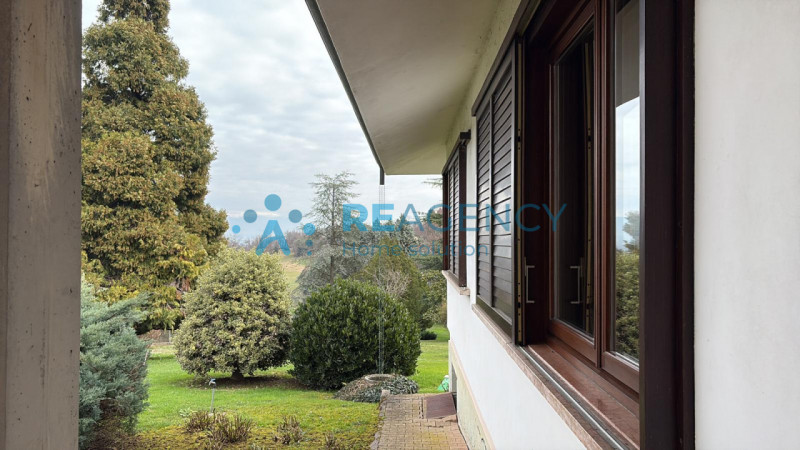 ISOLA VICENTINA - ZONA COLLINARE

Stai cercando una villa esclusiva vicino alla Città ma con vist...