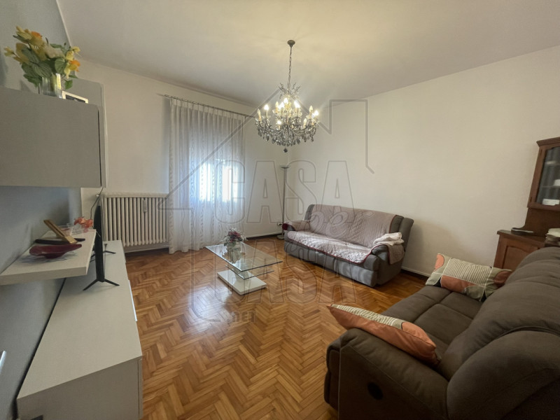 Proponiamo in vendita ad Ospedaletto Euganeo abitazione su due livelli, comoda ai servizi princip...