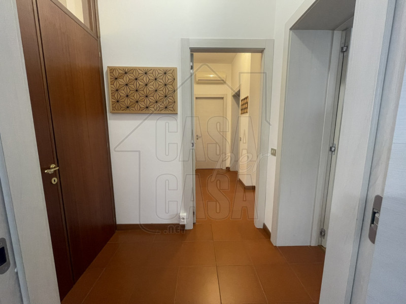 Proponiamo in vendita ad Ospedaletto Euganeo abitazione su due livelli, comoda ai servizi princip...