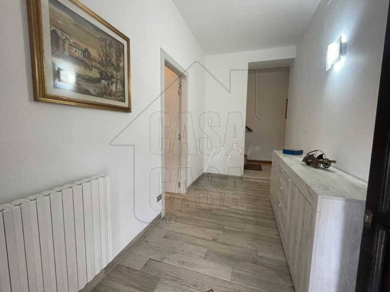 Proponiamo in vendita ad Ospedaletto Euganeo abitazione su due livelli, comoda ai servizi princip...