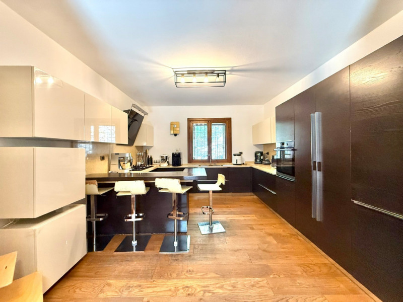 ALB385;Situato in una posizione privilegiata, questo splendido rustico terra-cielo è stato oggett...