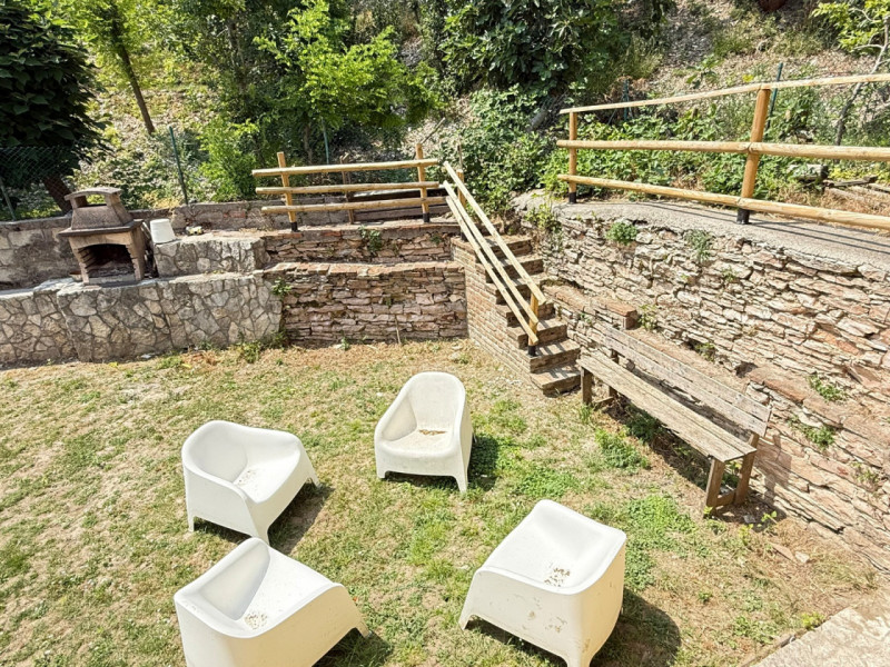 ALB385;Situato in una posizione privilegiata, questo splendido rustico terra-cielo è stato oggett...