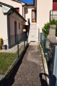 RIF. A.A.381-24

Vendesi all'asta - appartamento al 1° piano con posto auto in data 10 aprile 202...