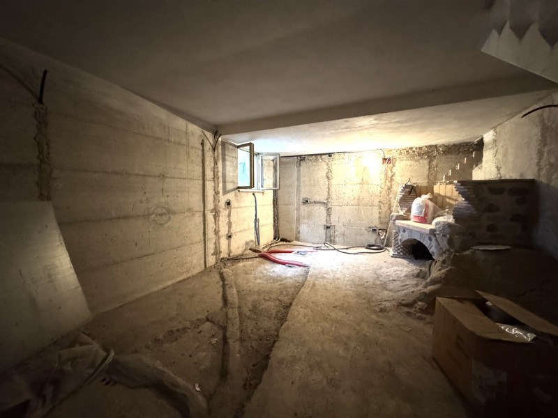 ELEGANTE CASA INDIPENDENTE CON SPAZIO ESTERNO DI PROPRIETA'

Per info e appuntamenti Immobiliare ...