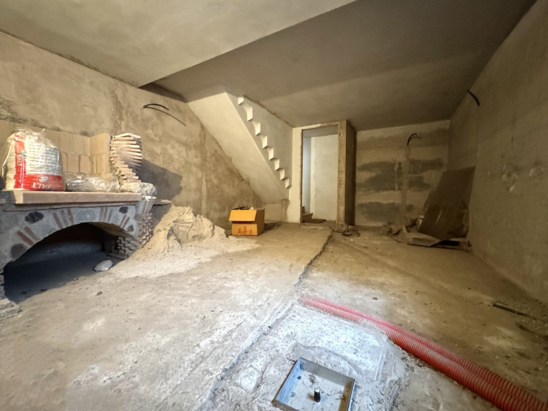 ELEGANTE CASA INDIPENDENTE CON SPAZIO ESTERNO DI PROPRIETA'

Per info e appuntamenti Immobiliare ...