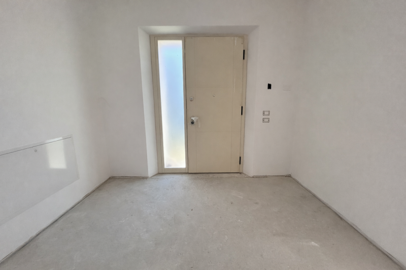 In posizione interna rispetto a Viale Trieste, quindi tranquilla e riservata ma comoda a tutti i ...