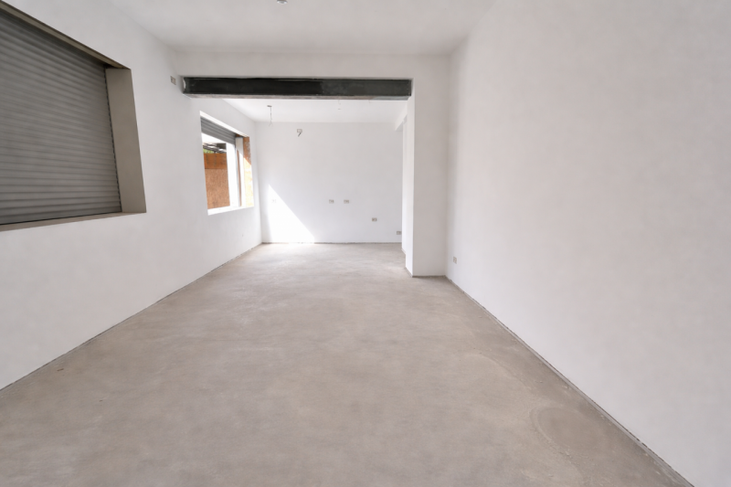 In posizione interna rispetto a Viale Trieste, quindi tranquilla e riservata ma comoda a tutti i ...