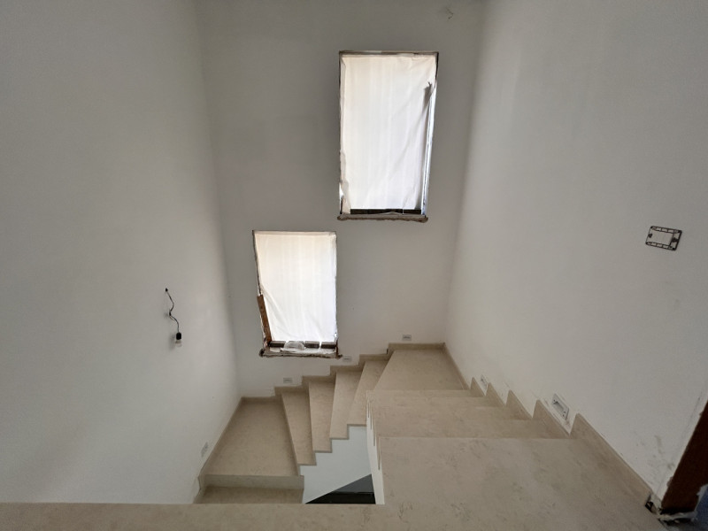 In posizione interna rispetto a Viale Trieste, quindi tranquilla e riservata ma comoda a tutti i ...