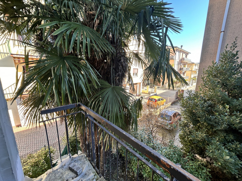 In posizione interna rispetto a Viale Trieste, quindi tranquilla e riservata ma comoda a tutti i ...