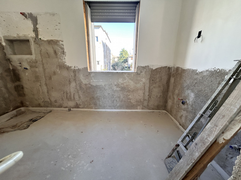 In posizione interna rispetto a Viale Trieste, quindi tranquilla e riservata ma comoda a tutti i ...