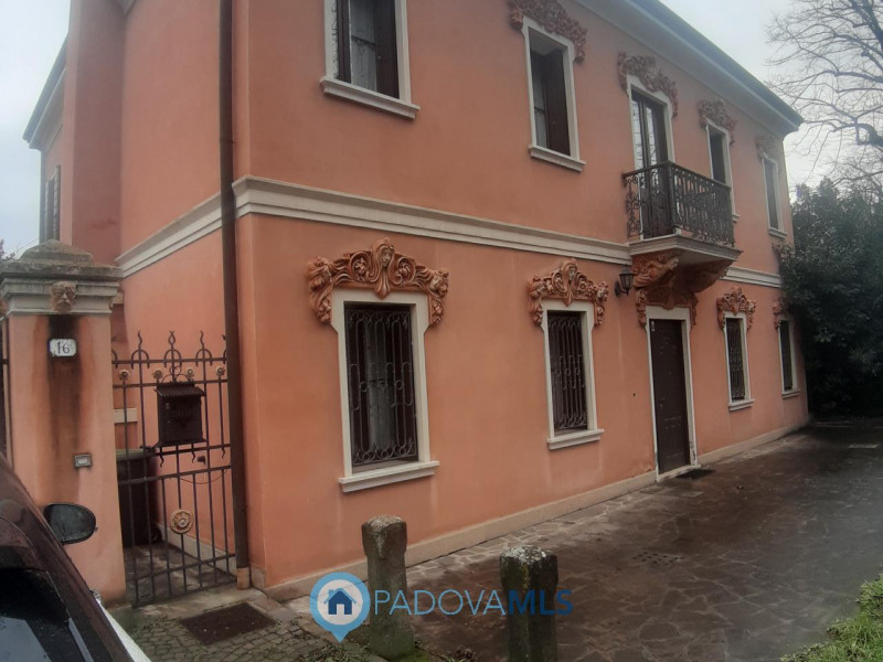 Monselice centro vendesi casa singola

Immobile in esclusiva al Gruppo Padova MLS

Nel centro di ...