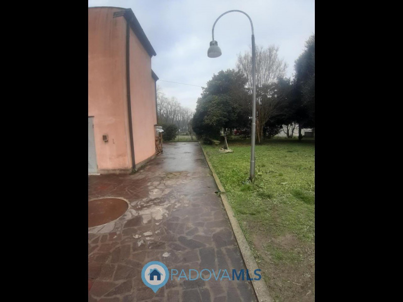 Monselice centro vendesi casa singola

Immobile in esclusiva al Gruppo Padova MLS

Nel centro di ...
