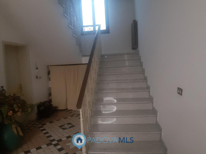 Monselice centro vendesi casa singola

Immobile in esclusiva al Gruppo Padova MLS

Nel centro di ...