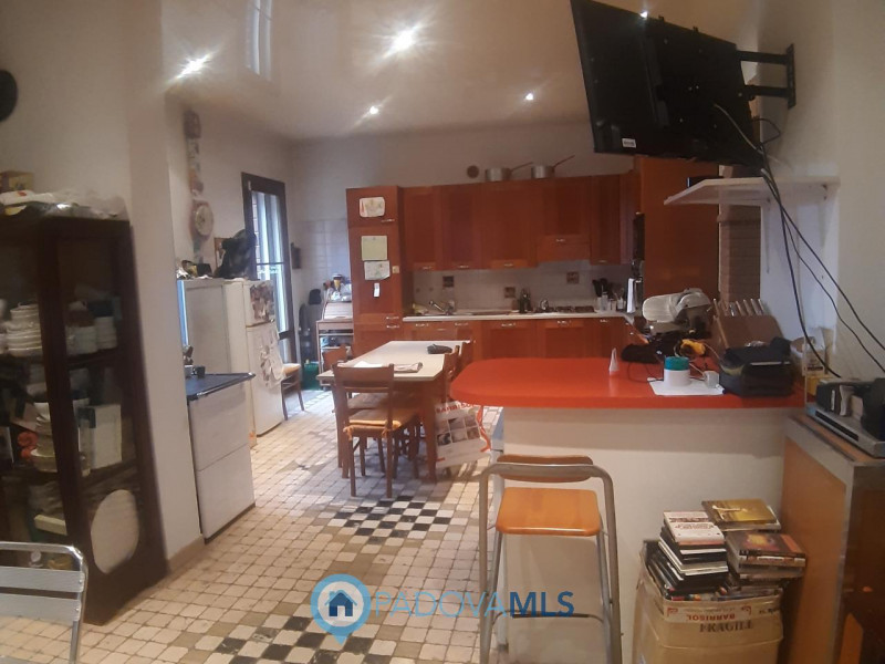 Monselice centro vendesi casa singola

Immobile in esclusiva al Gruppo Padova MLS

Nel centro di ...