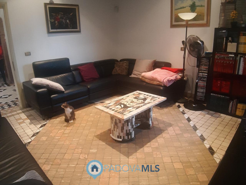 Monselice centro vendesi casa singola

Immobile in esclusiva al Gruppo Padova MLS

Nel centro di ...