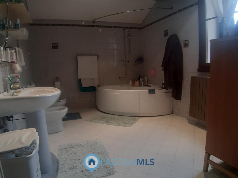 Monselice centro vendesi casa singola

Immobile in esclusiva al Gruppo Padova MLS

Nel centro di ...