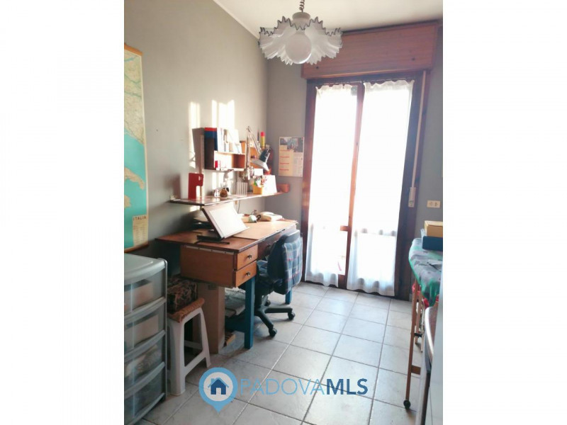 Immobile in esclusiva al Gruppo Padova MLS
CADONEGHE - MEJANIGA.

In zona centralissima, disponib...