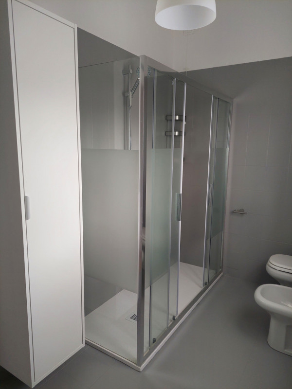 In zona impianti sportivi affittiamo appartamento al piano terra, ristrutturato e completamente a...