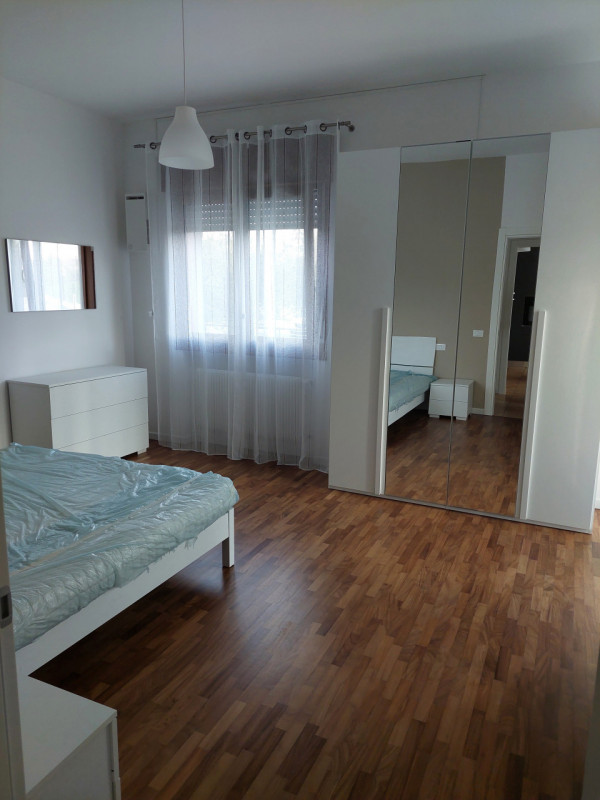 In zona impianti sportivi affittiamo appartamento al piano terra, ristrutturato e completamente a...