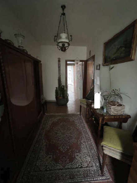 RIF. A.A.374-22

Vendesi all'asta - casa a schiera centrale su 2 livelli in data 26 marzo 2026

D...