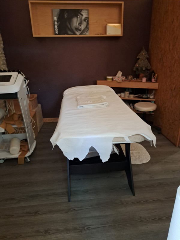 Scopri un'opportunità unica nel cuore di Veggiano! In vendita, un negozio di 90 mq situato nella ...