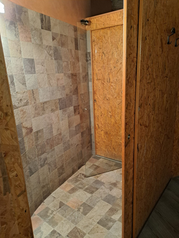 Scopri un'opportunità unica nel cuore di Veggiano! In vendita, un negozio di 90 mq situato nella ...