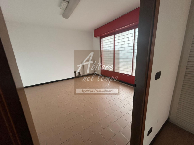 SAN GIORGIO IN BOSCO (PD) - ZONA CENTRALE  

Proponiamo in locazione un ufficio al piano terra di...