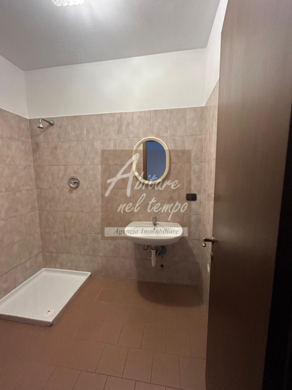 SAN GIORGIO IN BOSCO (PD) - ZONA CENTRALE  

Proponiamo in locazione un ufficio al piano terra di...