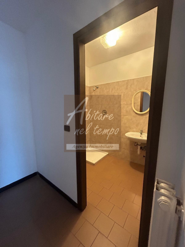 SAN GIORGIO IN BOSCO (PD) - ZONA CENTRALE  

Proponiamo in locazione un ufficio al piano terra di...