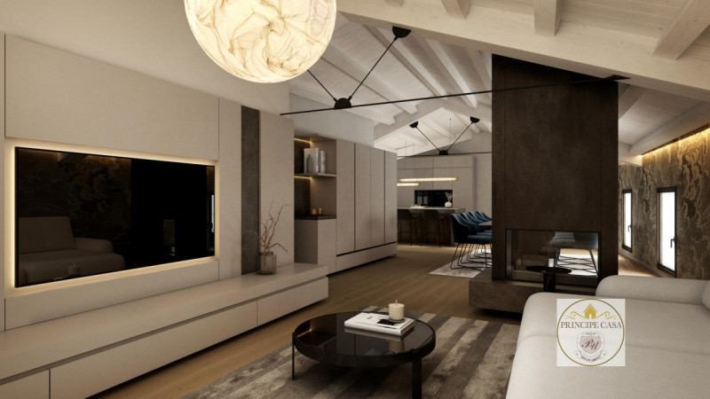 Immerso nel mezzo del caratteristico centro storico di Este, proponiamo in prenotazione esclusivo...