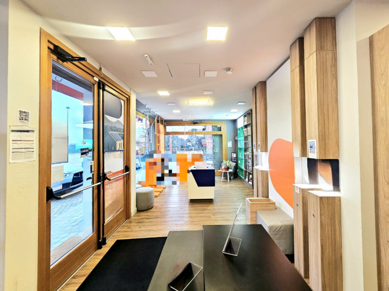 In posizione strategica, caratterizzata da elevato passaggio e ottima visibilità a Monselice, pro...