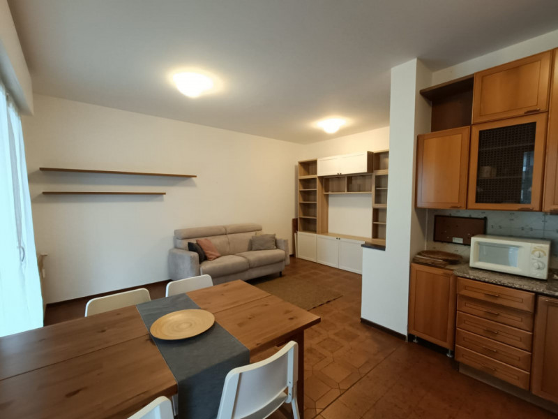 Nel cuore del quartiere Forcellini, in una delle zone più tranquille e servite di Padova, proponi...