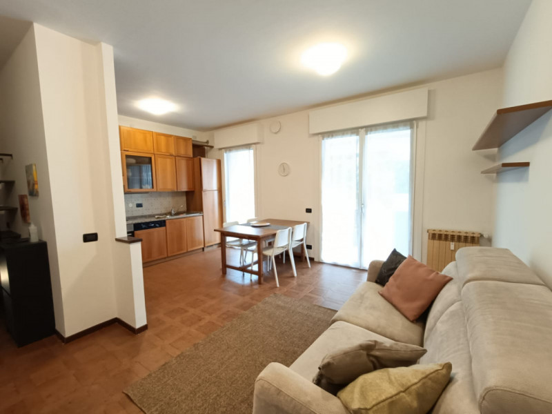 Nel cuore del quartiere Forcellini, in una delle zone più tranquille e servite di Padova, proponi...