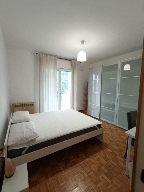 Nel cuore del quartiere Forcellini, in una delle zone più tranquille e servite di Padova, proponi...