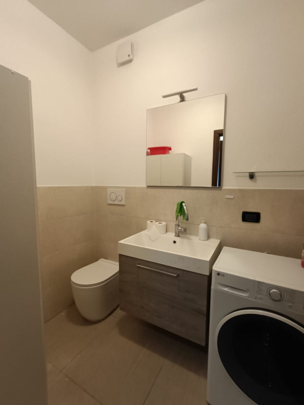 Nel cuore del quartiere Forcellini, in una delle zone più tranquille e servite di Padova, proponi...