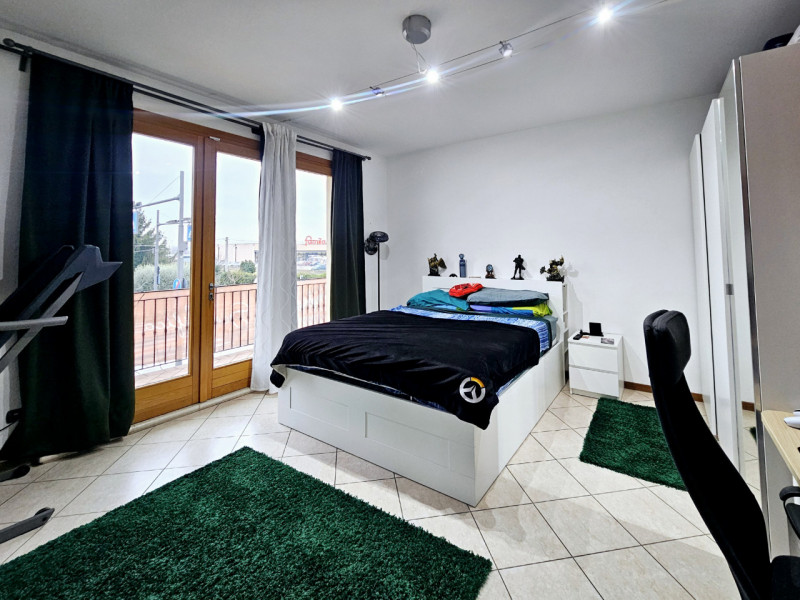 A Monselice, proponiamo in vendita appartamento al primo piano, che offre un'interessante opportu...