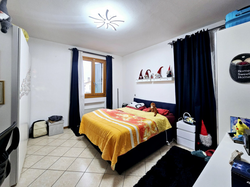 A Monselice, proponiamo in vendita appartamento al primo piano, che offre un'interessante opportu...