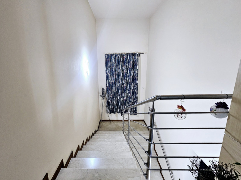 A Monselice, proponiamo in vendita appartamento al primo piano, che offre un'interessante opportu...