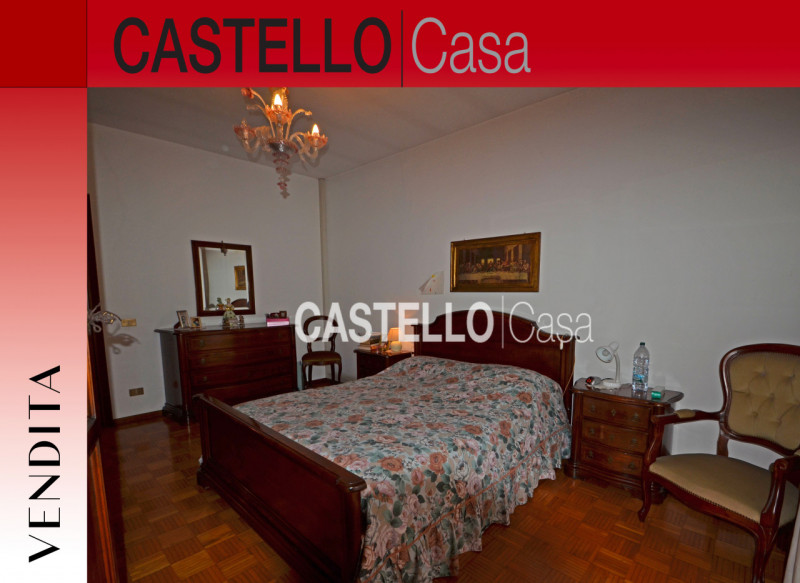 Questa porzione centrale di casa a schiera è un'opportunità imperdibile per chi cerca comfort e i...