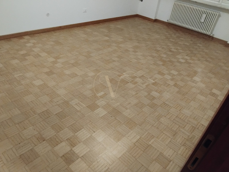 VICENZA - CENTRO STORICO - NO ZTL - BICAMERE CON ASCENSORE

VICENZA - CENTRO STORICO - NO ZTL: sc...