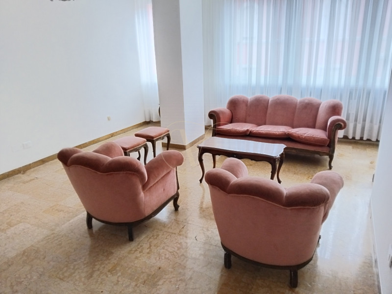 VICENZA - CENTRO STORICO - NO ZTL - BICAMERE CON ASCENSORE

VICENZA - CENTRO STORICO - NO ZTL: sc...