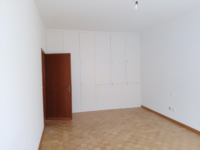 VICENZA - CENTRO STORICO - NO ZTL - BICAMERE CON ASCENSORE

VICENZA - CENTRO STORICO - NO ZTL: sc...