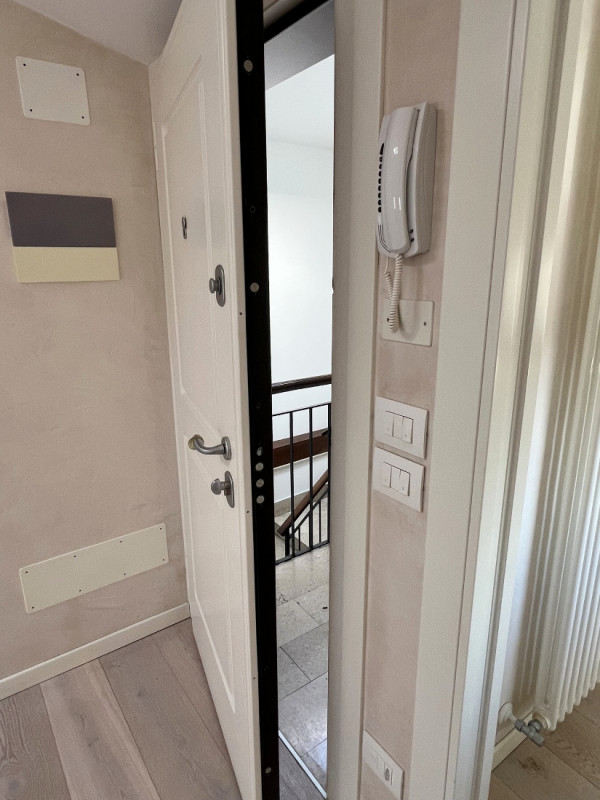 RECENTE MANSARDA BICAMERE ULTIMO PIANO CON POSTO AUTO COPERTO - Rif. 8354
All'interno di un palaz...