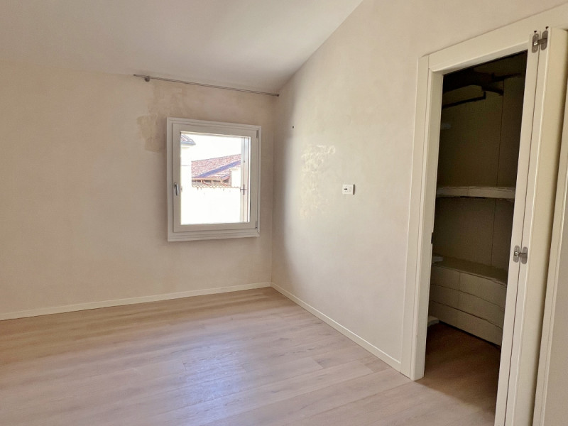 RECENTE MANSARDA BICAMERE ULTIMO PIANO CON POSTO AUTO COPERTO - Rif. 8354
All'interno di un palaz...